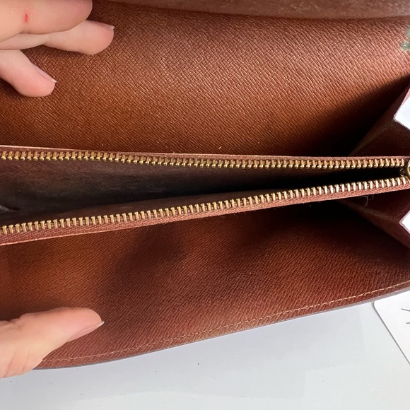 A44 LV monogram Sarah wallet - Picture 9 of 12